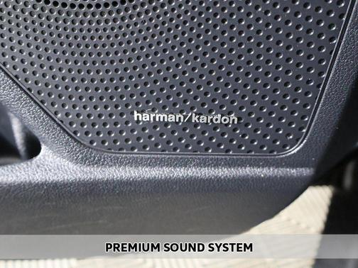 Aurora Black Pearl 2017 Kia Niro Touring