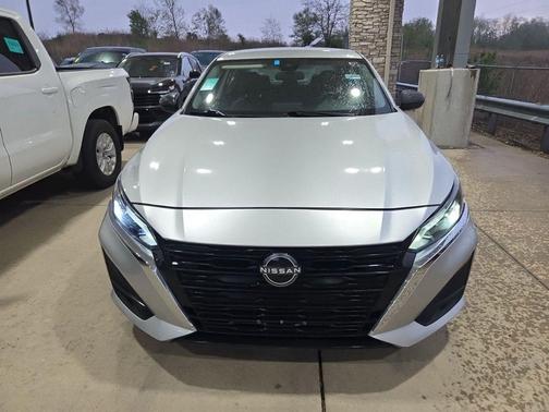 Brilliant Silver Metallic 2024 Nissan Altima 2.5 SV