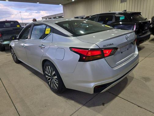 Brilliant Silver Metallic 2024 Nissan Altima 2.5 SV