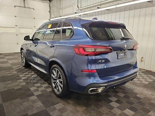 Phytonic Blue Metallic 2022 BMW X5 xDrive40i