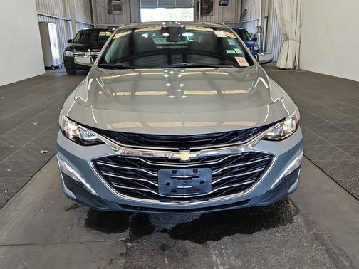 Sterling Gray Metallic 2024 Chevrolet Malibu FWD 1LT