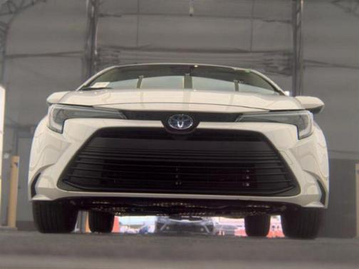 Ice 2024 Toyota Corolla Hybrid LE