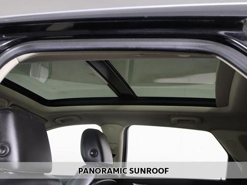 Stellar Black Metallic 2017 Cadillac XT5 Luxury