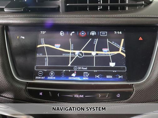 Stellar Black Metallic 2017 Cadillac XT5 Luxury