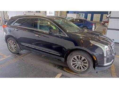 Stellar Black Metallic 2017 Cadillac XT5 Luxury