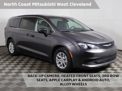 Granite Crystal Metallic Clearcoat 2023 Chrysler Voyager LX