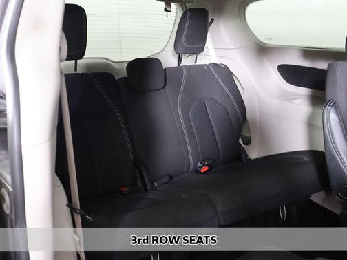 Granite Crystal Metallic Clearcoat 2023 Chrysler Voyager LX