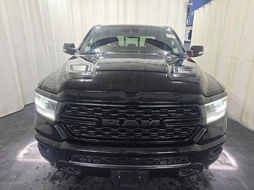 Diamond Black Crystal Pearlcoat 2022 RAM 1500 Sport