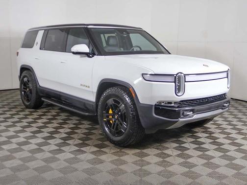 2023 Rivian R1S Adventure