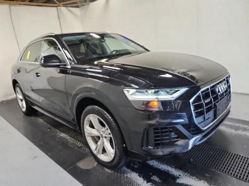 2022 Audi Q8 55 Premium