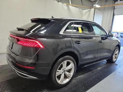 2022 Audi Q8 55 Premium