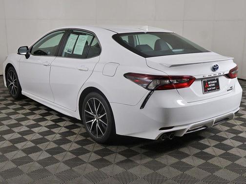 Ice Cap 2023 Toyota Camry SE