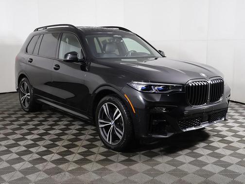2022 BMW X7 M50i