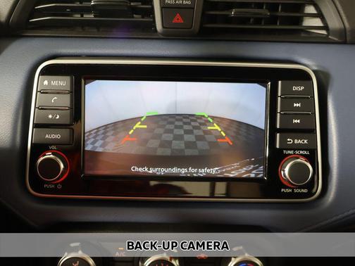 Super Black Metallic 2025 Nissan Versa 1.6 SV