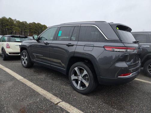 Baltic Gray Metallic Clearcoat 2022 Jeep Grand Cherokee 4xe Base