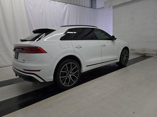 2023 Audi Q8 55 Premium Plus