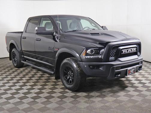 Diamond Black Crystal Pearlcoat 2022 RAM 1500 Classic SLT