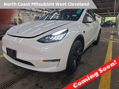 Pearl White Multi-Coat 2023 Tesla Model Y Long Range Dual Motor All-Wheel Drive