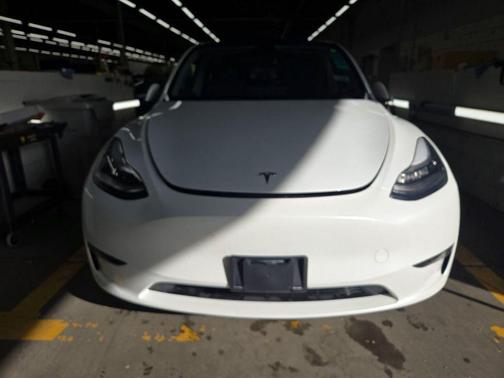 Pearl White Multi-Coat 2023 Tesla Model Y Long Range Dual Motor All-Wheel Drive