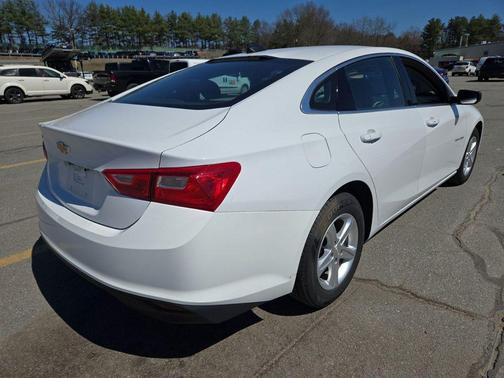 Summit White 2023 Chevrolet Malibu 1LS