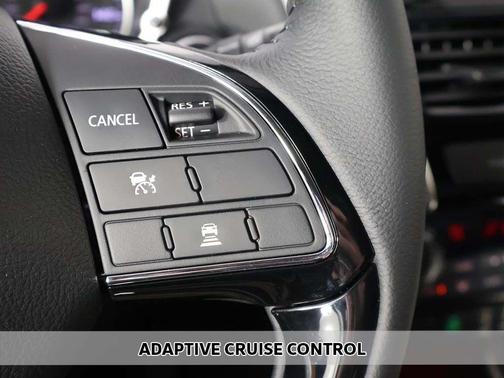 Labrador Black Pearl 2026 Mitsubishi Eclipse Cross SE