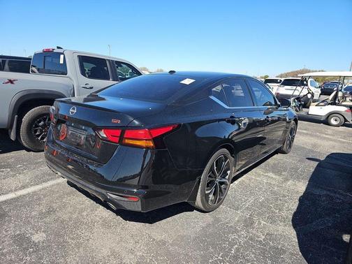 2024 Nissan Altima SR FWD