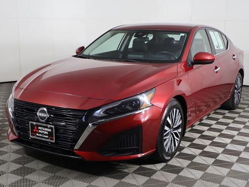 Scarlet Ember Tintcoat 2023 Nissan Altima 2.5 SV