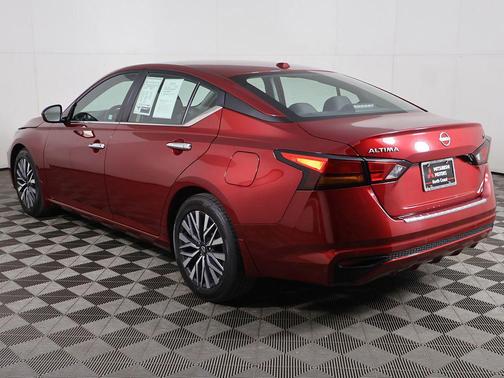 Scarlet Ember Tintcoat 2023 Nissan Altima 2.5 SV