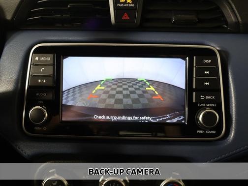 Super Black Metallic 2025 Nissan Versa 1.6 SV