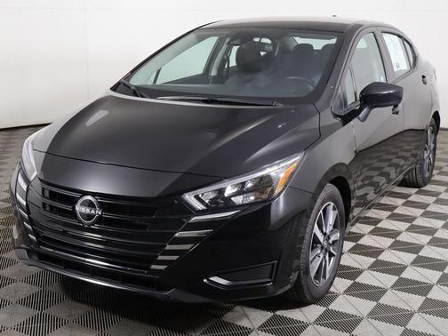 Super Black Metallic 2025 Nissan Versa 1.6 SV