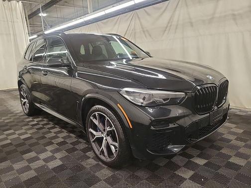 Black 2022 BMW X5 xDrive40i