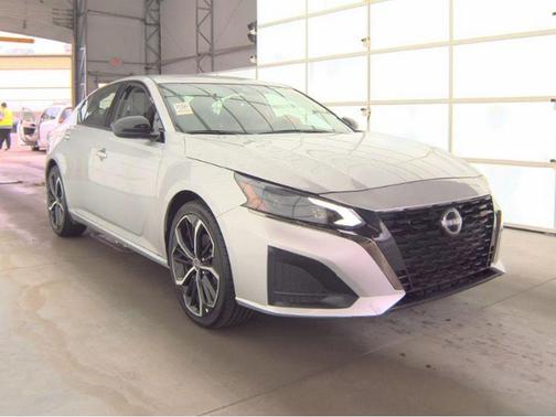 Brilliant Silver Metallic 2025 Nissan Altima SR FWD