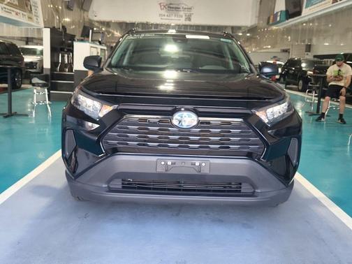 Midnight Black Metallic 2022 Toyota RAV4 Hybrid LE
