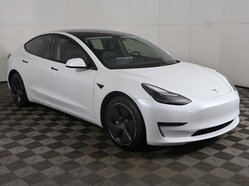 2022 Tesla Model 3 Standard Range