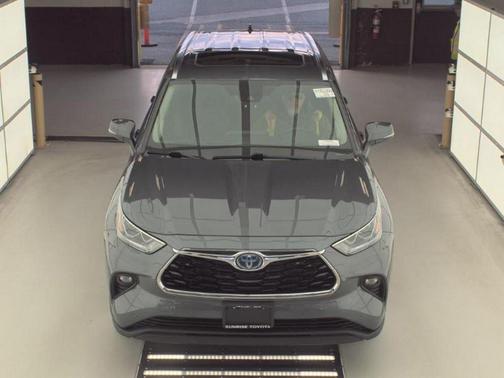 2022 Toyota Highlander Hybrid Limited