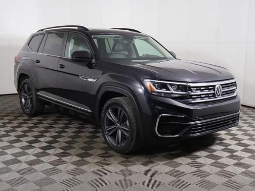 Deep Black 2021 Volkswagen Atlas 3.6L SE w/Technology