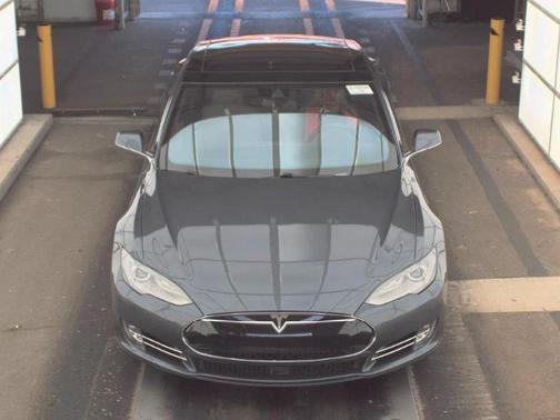2015 Tesla Model S 85D