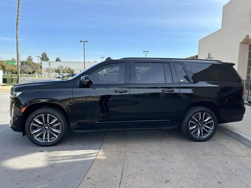 2023 Cadillac Escalade ESV Sport