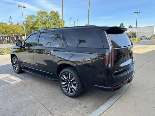 2023 Cadillac Escalade ESV Sport