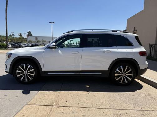 WHITE 2022 Mercedes-Benz GLB 250 Base