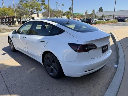 Pearl White Multi-Coat 2018 Tesla Model 3 Long Range
