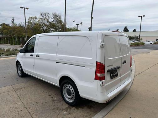 2022 Mercedes-Benz Metris Base