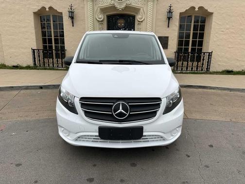 2022 Mercedes-Benz Metris Base