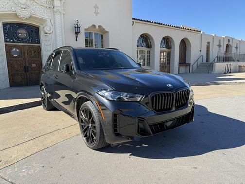 Black Sapphire Metallic 2024 BMW X5 xDrive40i