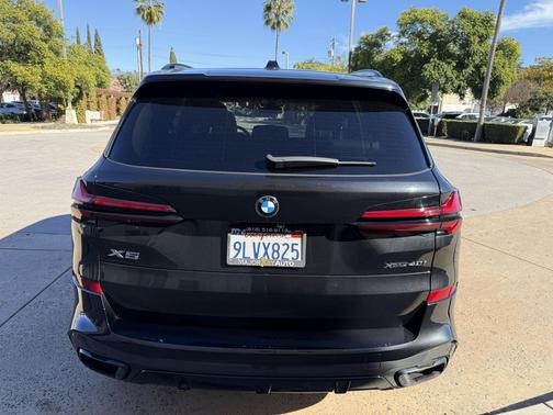 Black Sapphire Metallic 2024 BMW X5 xDrive40i