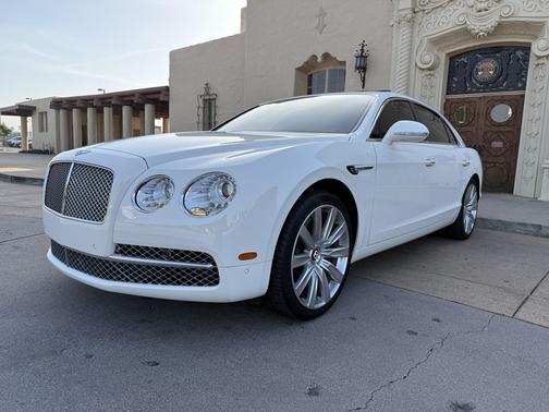 WHITE 2018 Bentley Flying Spur V8