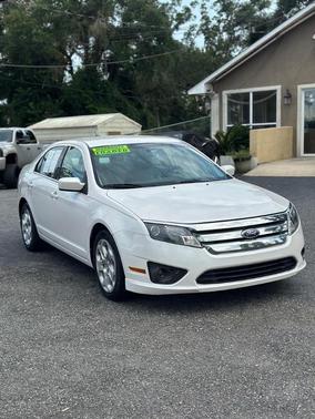 White 2010 Ford Fusion SE
