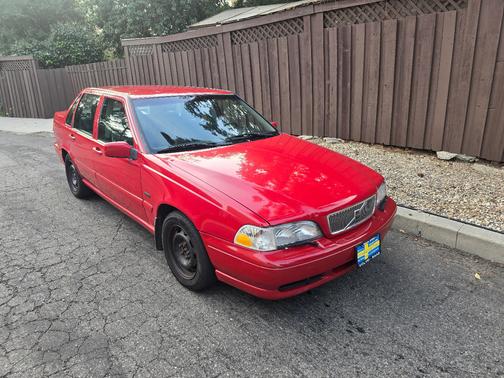 1998 Volvo S70 Base