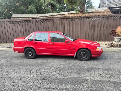 1998 Volvo S70 Base