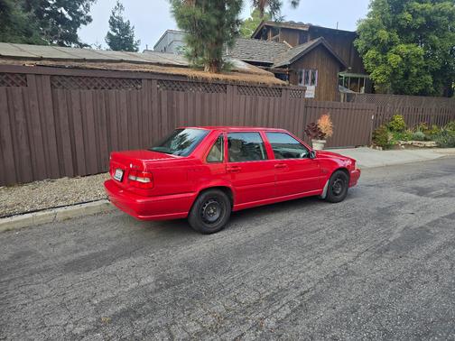1998 Volvo S70 Base